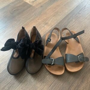 Sz 13.5 and sz 1 Girls shoes H&M